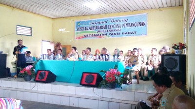 Bupati Bolmong Salihi Mokodongan saat membuka secara resmi Musrembang Kecamatan Passi Barat