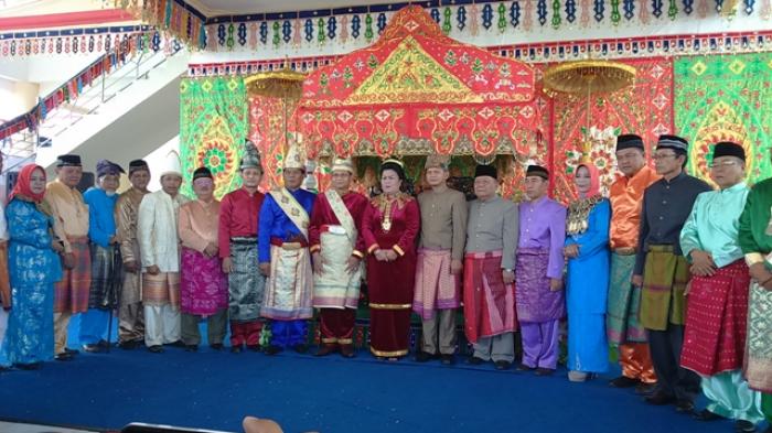 Kapolda Sulut Wilmar Marpaung mendapat anugerah gelar adat Bogani In Totabuan