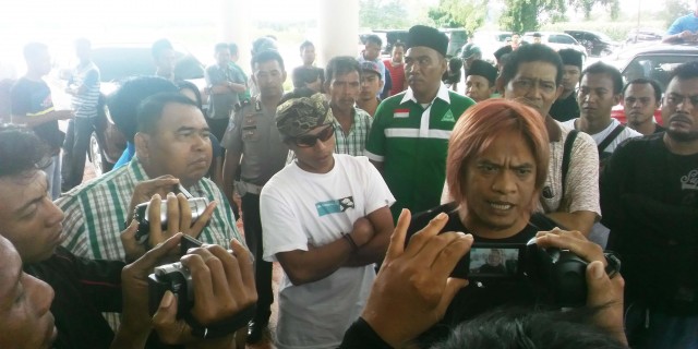 Aksi demo penolakan Pjs Bupati Bolmong yang mengusung tema primodialisme diharamkan oleh GP Anshor (dok : istimewa)