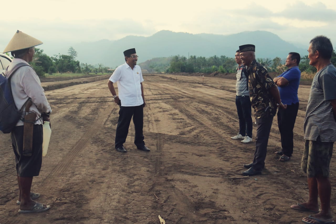 Sejak kepemimpinan Bupati Boltim Sehan Landjar SH Kabupaten Boltim hinggatahun 2019 ini telah memiliki panjang jalan yang dibangun 160 kilometer